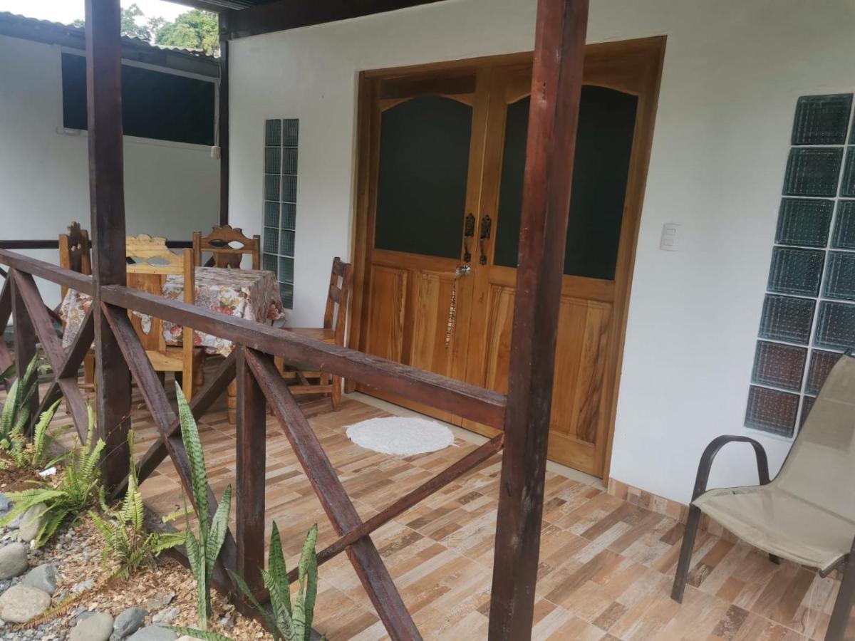 Hostal Cecilia Puerto Viejo de Talamanca Bagian luar foto
