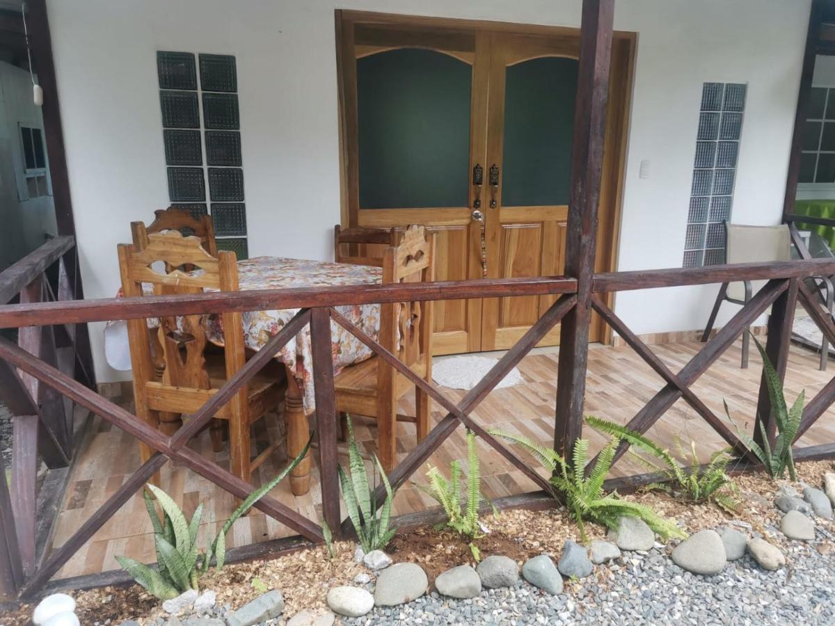 Hostal Cecilia Puerto Viejo de Talamanca Bagian luar foto