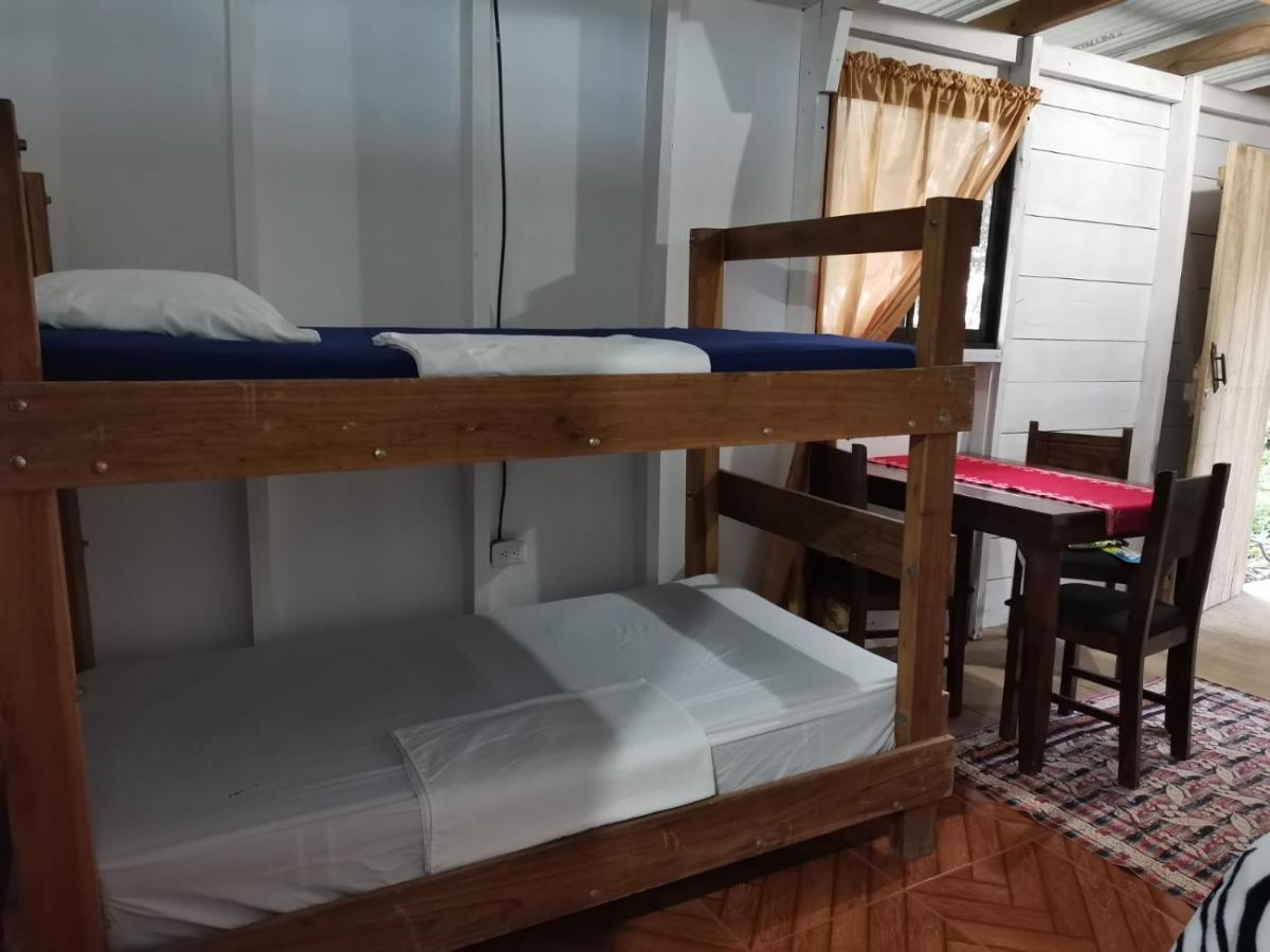 Hostal Cecilia Puerto Viejo de Talamanca Bagian luar foto