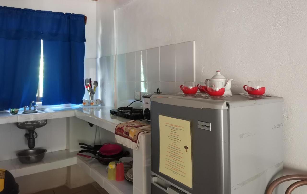 Hostal Cecilia Puerto Viejo de Talamanca Bagian luar foto