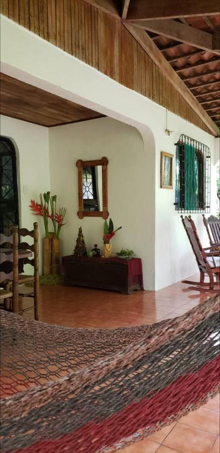 Hostal Cecilia Puerto Viejo de Talamanca Bagian luar foto