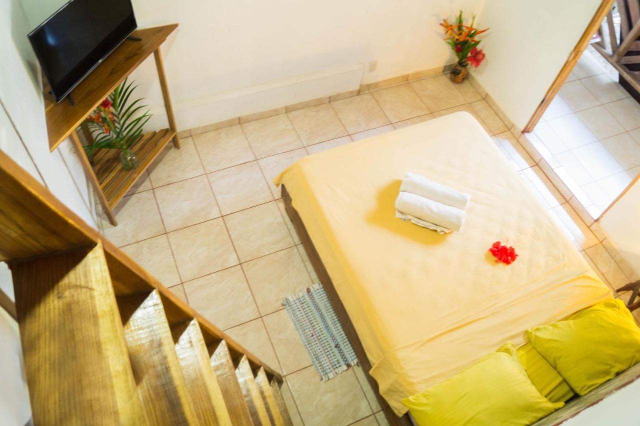 Hostal Cecilia Puerto Viejo de Talamanca Bagian luar foto